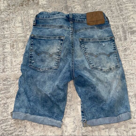 🚨 3 for $25 - AEO Extreme Flex Denim Distressed Shorts - Picture 3 of 7